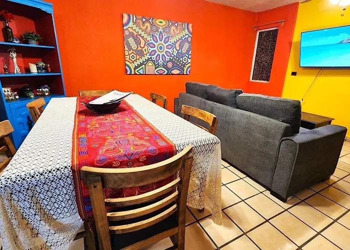 Casa Revolucion: 2br/2ba Casita Close To Downtown With Private Parking Apartamento *
